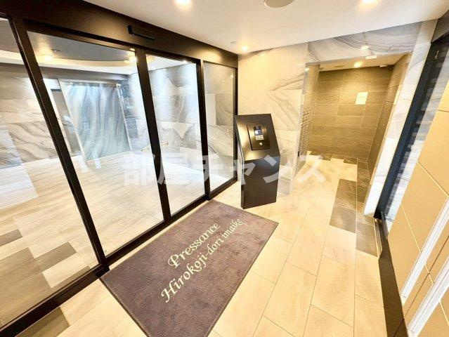 プレサンス広小路通今池のエントランス