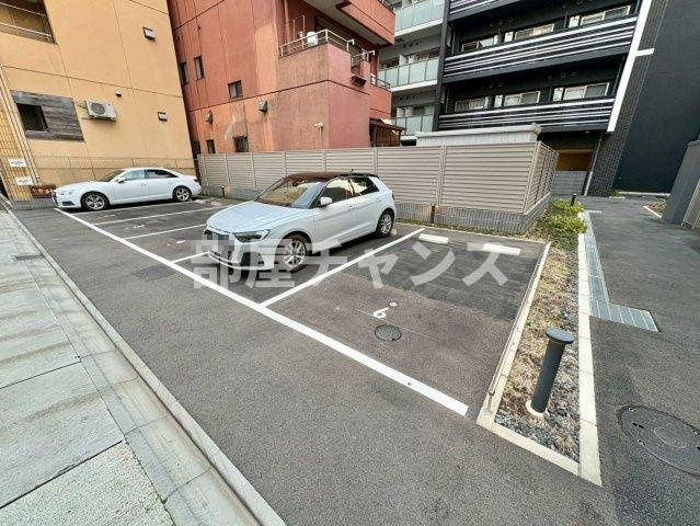 プレサンス広小路通今池の駐車場