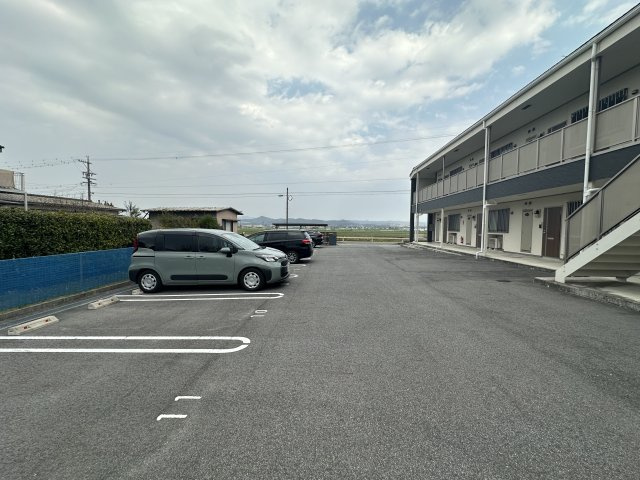 リバーサイド66の駐車場