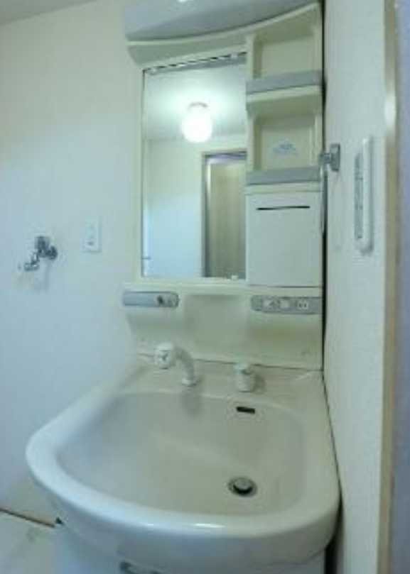 グラッセア馬事公苑第二　閑静な住宅街　独立洗面台　温水洗浄便座の洗面所