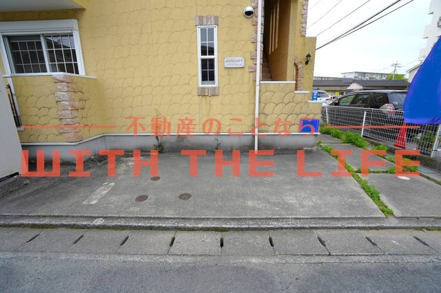 プライマリー久留米津福駅前【キャッシュバック対象物件】の駐車場|駐車場に車を止められます