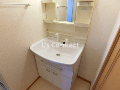 【洗面所】 | サン・イーストＢ | 朝の支度もスムーズな独立洗面台。