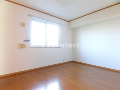 【その他】 | サン・イーストＢ | 独立した洋室は寝室として使えます。