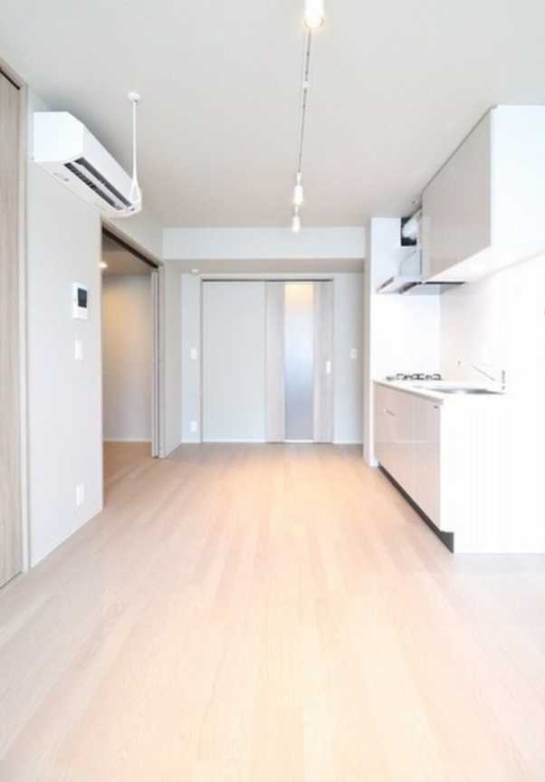 The Grand Terrace Wakabayashi　築浅　礼金0　ネット無料の居間・リビング