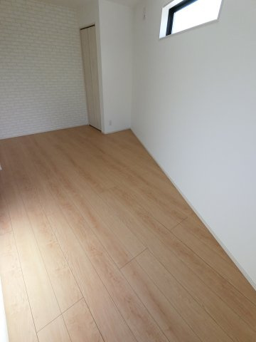 Ours Lavandeの洋室