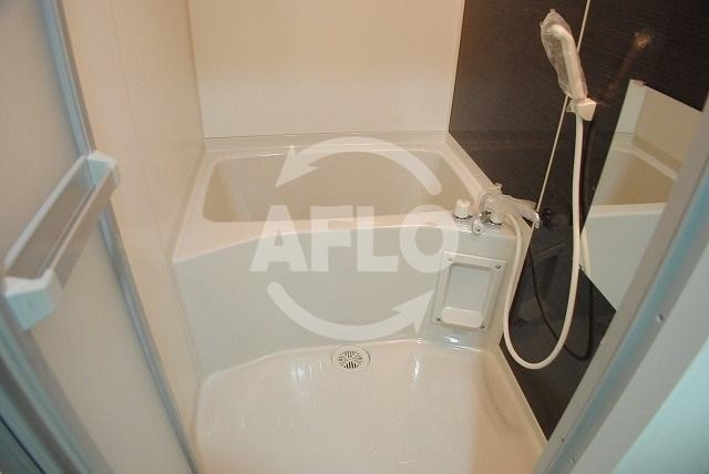 ウエンズ東心斎橋の浴室|ウエンズ東心斎橋　清潔感のあるお風呂