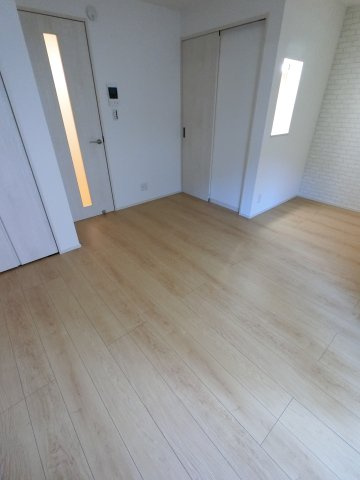 Ours Lavandeの洋室