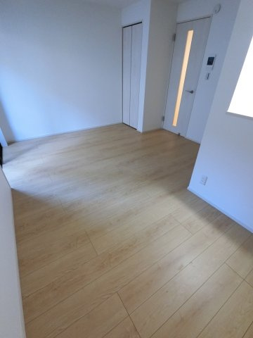 Ours Lavandeの洋室