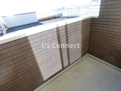 【バルコニー】 | ブラッシュ　６１ | 晴れた日には洗濯物もたくさん干せます。