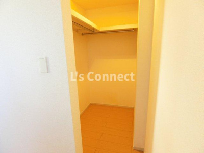 【収納】 | ブラッシュ　６１ | ウォークインクローゼットでお荷物もすっきり収納。