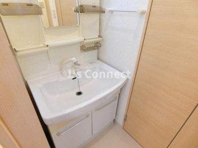 【洗面所】 | ブラッシュ　６１ | 朝の支度もスムーズな独立洗面台。