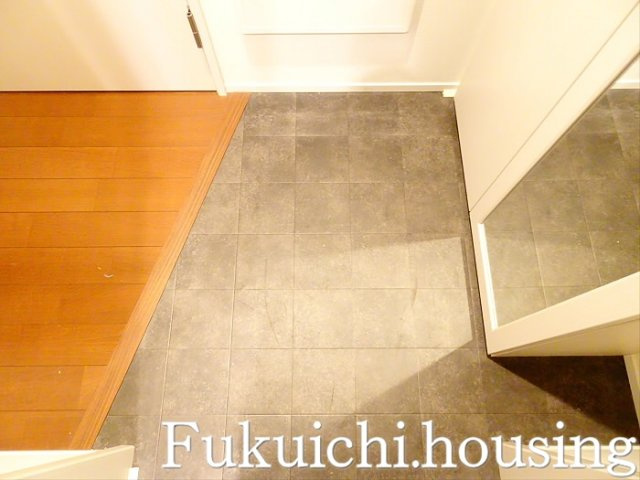 サニーコークの玄関