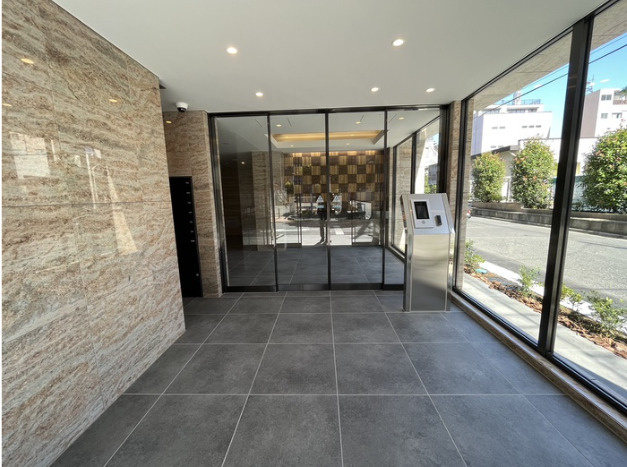 フロントコート両国のロビー