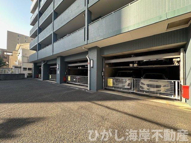 グリーンコート平塚コンサイトの駐車場|敷地内駐車場