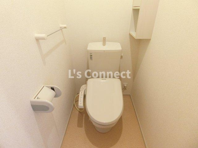 【トイレ】 | プラシード　イースト | 温水洗浄便座付きのトイレ。