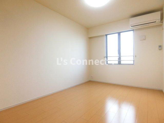 【その他】 | プラシード　イースト | 洋室にもエアコン付きです。