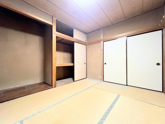 【和室】 | ◆町田市金井が丘2丁目　中古戸建て◆ | ◆室内はいつも明るい印象なので気持ちの良い朝を迎えられます。収納が多いお家はすっきりして快適空間です。