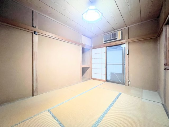 【和室】 | ◆町田市金井が丘2丁目　中古戸建て◆ | ◆子どものスタディ空間として、あるいは書斎やホビールームとして生活スタイルに合わせて使えるプライベートルーム。居心地のいい落ち着いたインテリアが似合います。