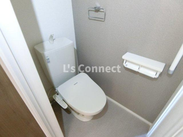 【トイレ】 | Ｅｘｃｅｌｌｅｎｔ中里 | 温水洗浄便座付きのトイレ。