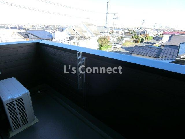 【バルコニー】 | Ｅｘｃｅｌｌｅｎｔ中里 | ３階のお部屋で洗濯物もたくさん干せます。