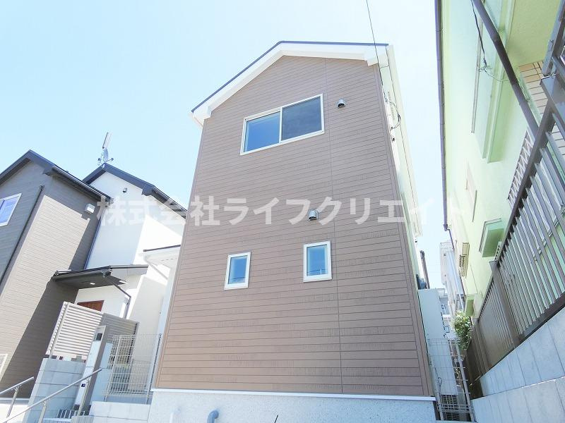 リナージュLの外観