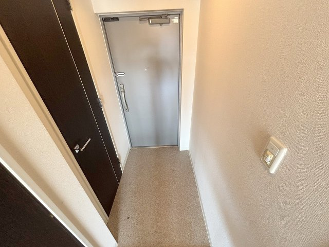 淀川ウエストタワーの玄関