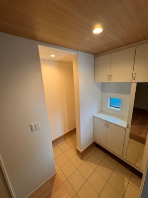 【玄関】 | GRAFARE尾張旭市平子町北全5棟【仲介手数料無料　城山小　旭中】 | 今すぐのご案内可能です！→  0120-336-922　までお気軽にお問い合わせください。