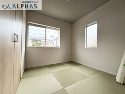 【和室】 | 明石市松が丘三丁目　新築戸建 | ■ほっこりできる和室でくつろぐひとときを過ごせます♪
■客間やお子様との遊び場としても使える和室あり♪