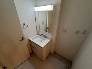 【独立洗面台】 | GRAFARE尾張旭市平子町北全5棟【仲介手数料無料　城山小　旭中】 | LINEから簡単お問合せ可能！
友達検索で@nqk7328tです！。