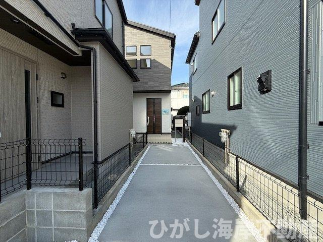 平塚市南原１丁目　新築戸建　全３棟の前面道路含む現地写真|現地外観