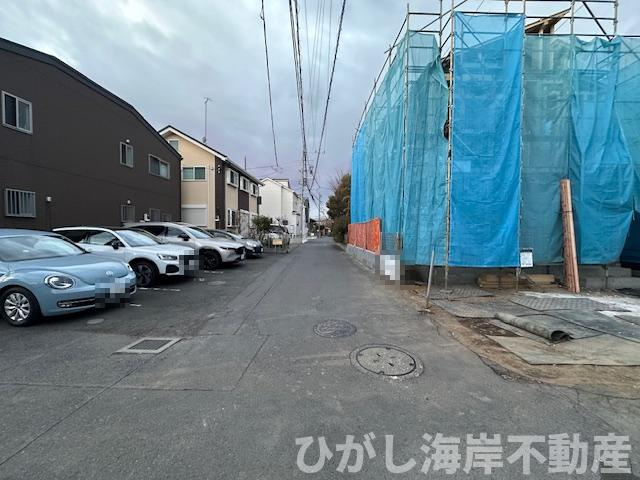 茅ヶ崎市円蔵　新築戸建　全２棟の前面道路含む現地写真|12月22日撮影　建築中　現地外観