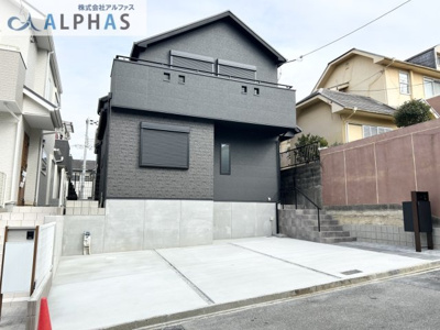 【外観】 | 明石市松が丘三丁目　新築戸建 | ◆並列2台駐車スペースございます♪
◆生活環境充実の好立地！設備が充実しております♪