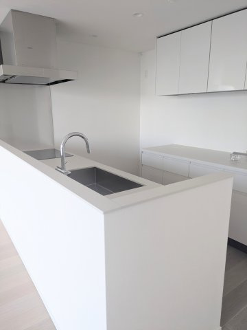 ローレルタワー ルネ浜松町のキッチン|お料理しやすいキッチンです