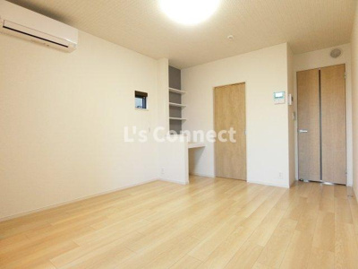 【居間・リビング】 | セピアⅢ | 角部屋で２面に窓があります。