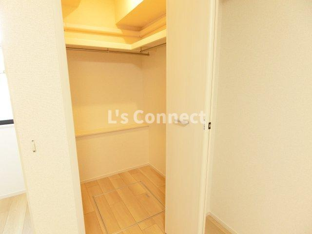 【収納】 | セピアⅢ | ウォークインクローゼットでお荷物もすっきり収納。