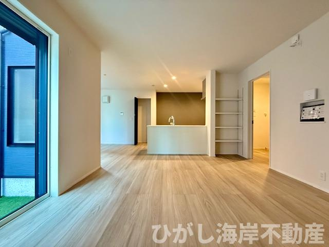 平塚市夕陽ケ丘　新築戸建　全２棟の居間・リビング|19.5帖　LDK