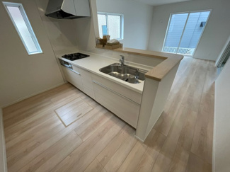 【キッチン】 | Cradlegarden尾張旭市印場元町北山第１【白鳳小　西中】 | 撮影
社長の村田です！
自らプレイヤーとして営業しています
長年の経験と実績から皆様により良いマイホーム購入のご提案をいたします。
住宅ローンの不安や購入後の不安等何でもご相談ください。