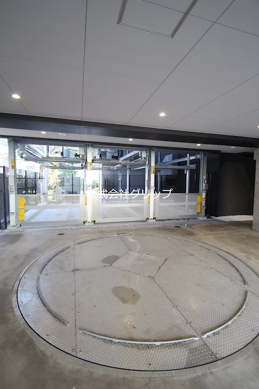 グランカーサ横濱石川町の駐車場