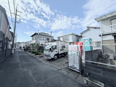 【外観】 | 静岡市清水区駒越中2丁目 8期 新築一戸建て | 現在建築中の外観画像です。ご内覧は同じメーカーの完成物件へご案内いたしますので、いつでもご相談ください！