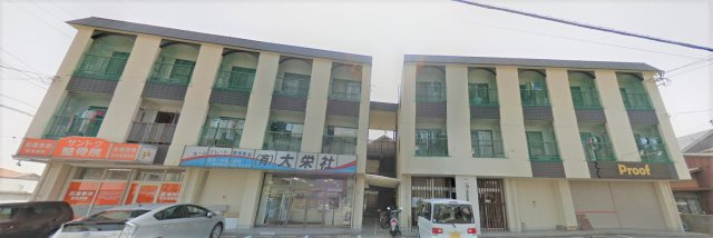 青柳ビルのエントランス