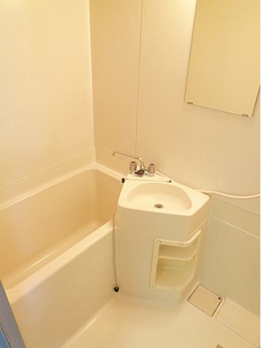 青柳ビルの浴室|日々の疲れを癒すお風呂付です