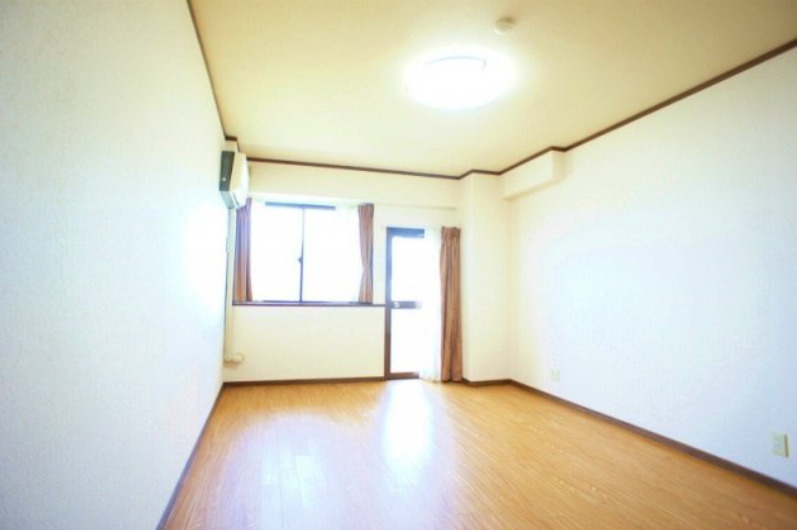 フローレス96の居間・リビング