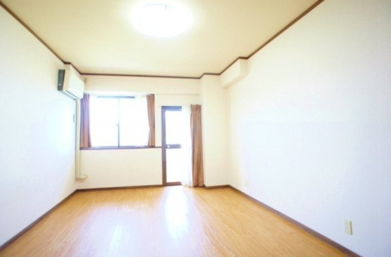 フローレス96の内装