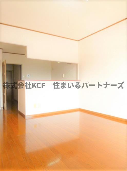 アザレアハイツ江崎の居間・リビング