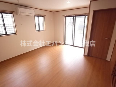 【寝室】 | 葛城レジデンス | 開放的な寝室です