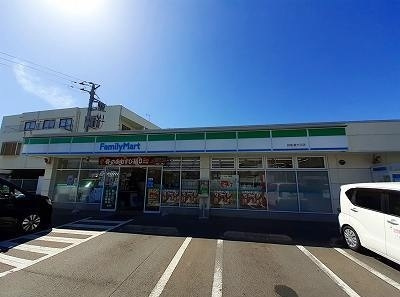 ファミリーマート四街道大日店 240m