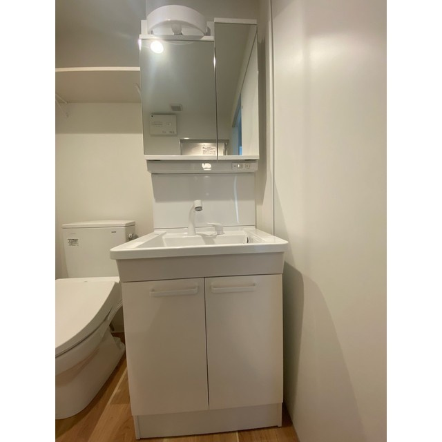 THE GARNET SUITE RESIDENCE 西大路の洗面所