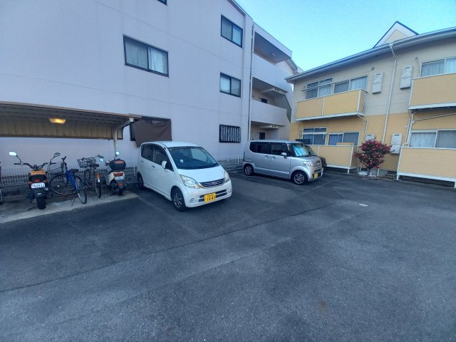 【駐車場】 | ルミエールN2