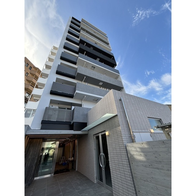 ウインズコート桜塚の外観