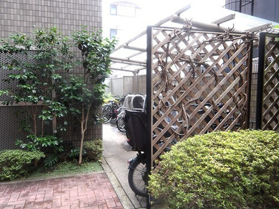 【駐車場】 | リヴィエルバーグ西大島 | 駐輪場　※2025年6月撮影